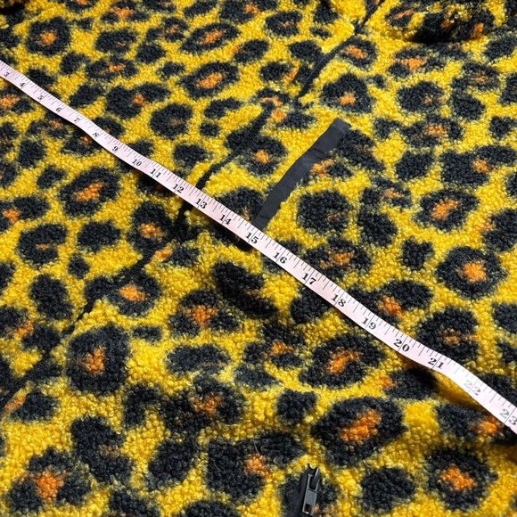 Free Nature Leopard Sherpa Fleece Jacket Yellow Black Zip Up Size M NWT - Picture 3 of 6